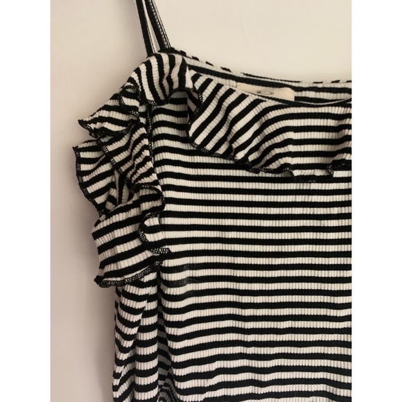 Urban Outfitters Lettuce Edge Cold Shoulder Top - Picture 2 of 5